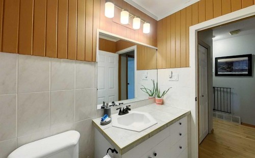 4209 6 Avenue, Edson, AB - Indoor Photo Showing Bathroom