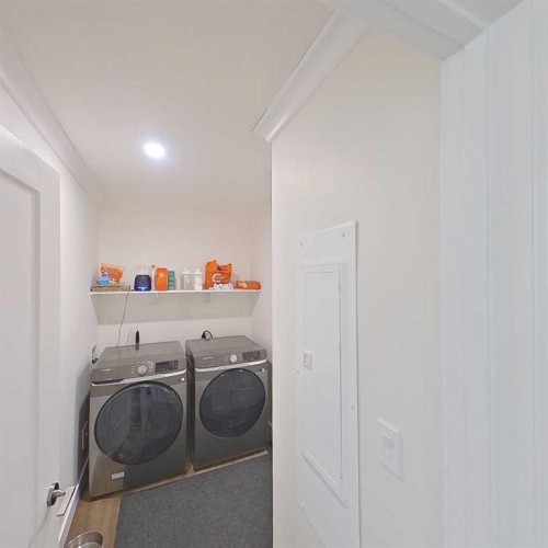 28-590059 Range Road 110, Rural Woodlands County, AB - Indoor Photo Showing Laundry Room