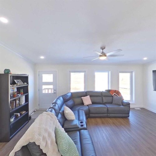 28-590059 Range Road 110, Rural Woodlands County, AB - Indoor Photo Showing Living Room