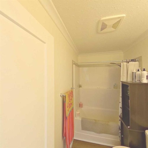28-590059 Range Road 110, Rural Woodlands County, AB - Indoor Photo Showing Bathroom