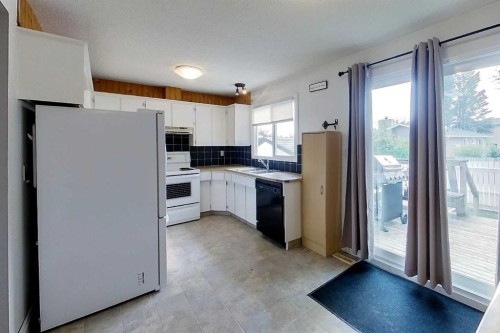 5735 Westhaven Drive, Edson, AB - Indoor Photo Showing Kitchen