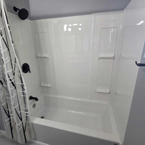 5735 Westhaven Drive, Edson, AB - Indoor Photo Showing Bathroom