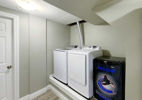 5735 Westhaven Drive, Edson, AB - Indoor Photo Showing Laundry Room