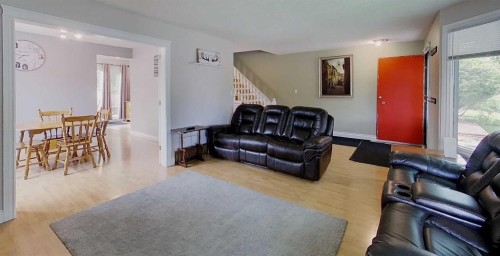 5735 Westhaven Drive, Edson, AB - Indoor Photo Showing Living Room