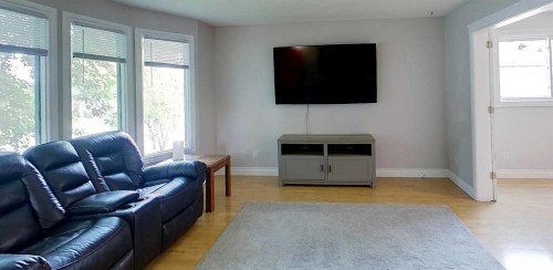 5735 Westhaven Drive, Edson, AB - Indoor Photo Showing Living Room