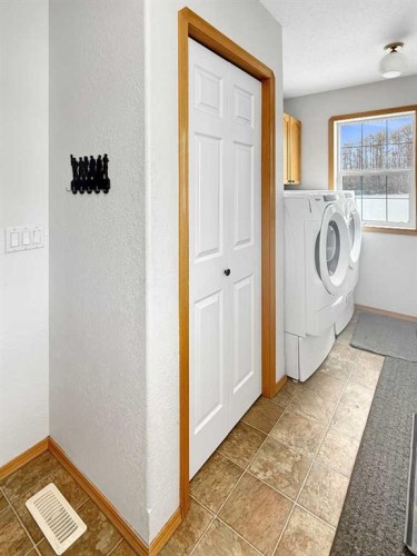 42-113033 Township Road 592, Rural Woodlands County, AB - Indoor Photo Showing Laundry Room