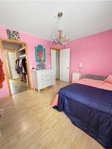42-113033 Township Road 592, Rural Woodlands County, AB - Indoor Photo Showing Bedroom