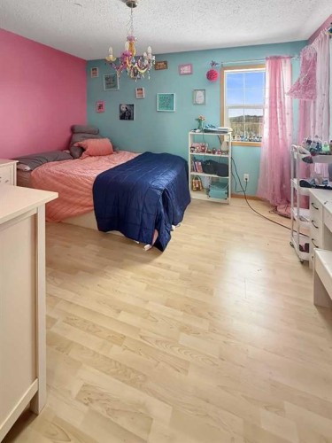 42-113033 Township Road 592, Rural Woodlands County, AB - Indoor Photo Showing Bedroom