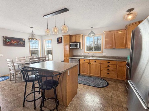 42-113033 Township Road 592, Rural Woodlands County, AB - Indoor Photo Showing Kitchen With Double Sink