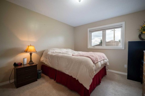 4630-Pine Avenue, Boyle, AB - Indoor Photo Showing Bedroom