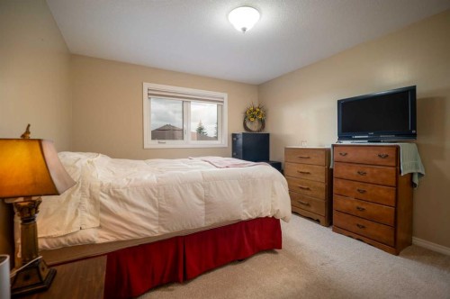 4630-Pine Avenue, Boyle, AB - Indoor Photo Showing Bedroom