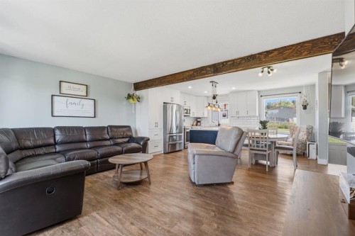 5415 Willock Crescent, Swan Hills, AB - Indoor Photo Showing Living Room