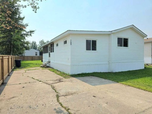 709 6 Avenue NW Slave Lake, AB T0G 2A1