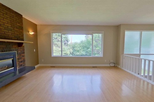 4920 59 Street, Athabasca, AB - Indoor With Fireplace