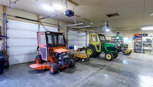53419A Range Road 161, Rural Yellowhead County, AB - Indoor Photo Showing Garage