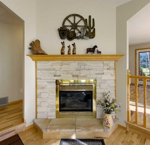 53419A Range Road 161, Rural Yellowhead County, AB - Indoor Photo Showing Living Room With Fireplace