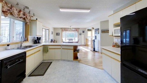 53419A Range Road 161, Rural Yellowhead County, AB - Indoor Photo Showing Kitchen With Double Sink