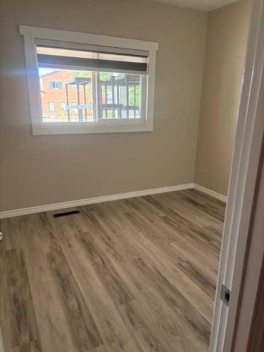 308 Balsam Avenue, Jasper, AB - Indoor Photo Showing Other Room