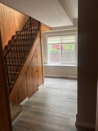 308 Balsam Avenue, Jasper, AB - Indoor Photo Showing Other Room