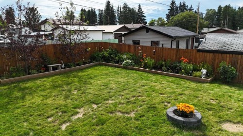 7101 Glenwood Drive, Edson, AB - Outdoor