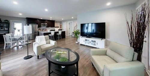 7101 Glenwood Drive, Edson, AB - Indoor Photo Showing Living Room