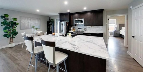 7101 Glenwood Drive, Edson, AB - Indoor Photo Showing Kitchen With Upgraded Kitchen