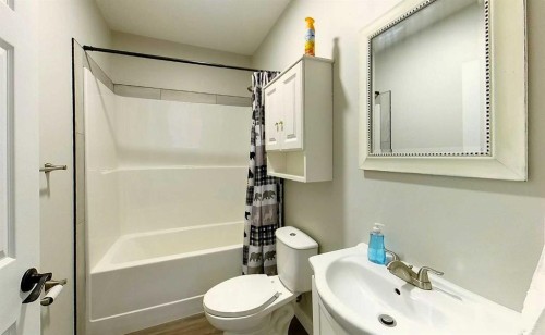 7101 Glenwood Drive, Edson, AB - Indoor Photo Showing Bathroom