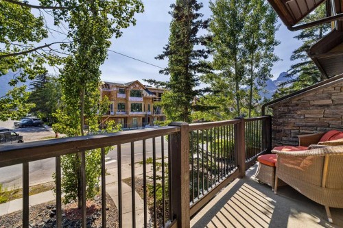516 8Th Avenue, Canmore, AB - Outdoor