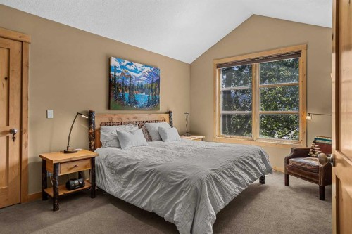 516 8Th Avenue, Canmore, AB - Indoor Photo Showing Bedroom
