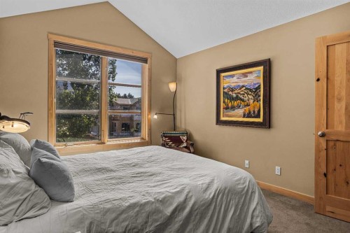 516 8Th Avenue, Canmore, AB - Indoor Photo Showing Bedroom