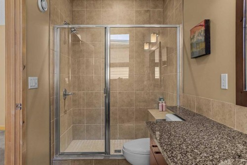 516 8Th Avenue, Canmore, AB - Indoor Photo Showing Bathroom