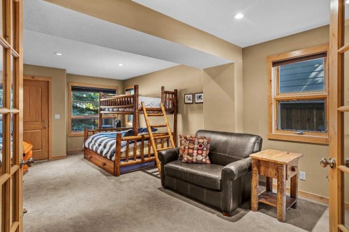 516 8Th Avenue, Canmore, AB - Indoor