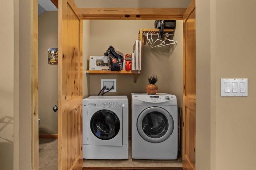 516 8Th Avenue, Canmore, AB - Indoor Photo Showing Laundry Room