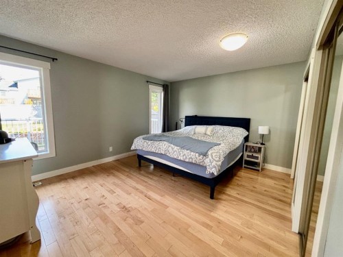 321 Collinge Road, Hinton, AB - Indoor Photo Showing Bedroom