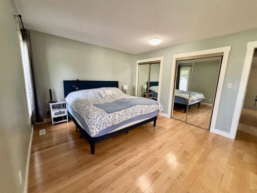 321 Collinge Road, Hinton, AB - Indoor Photo Showing Bedroom