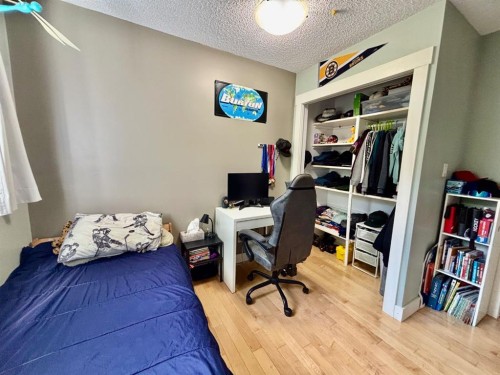 321 Collinge Road, Hinton, AB - Indoor Photo Showing Bedroom