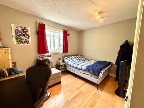 321 Collinge Road, Hinton, AB - Indoor Photo Showing Bedroom