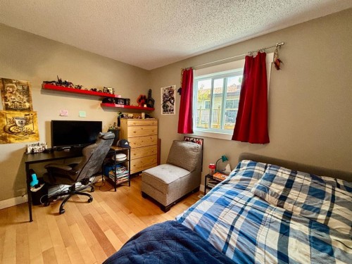 321 Collinge Road, Hinton, AB - Indoor Photo Showing Bedroom