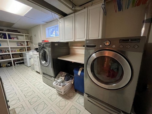 321 Collinge Road, Hinton, AB - Indoor Photo Showing Laundry Room