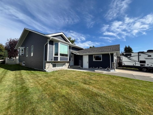 321 Collinge Road, Hinton, AB - Outdoor