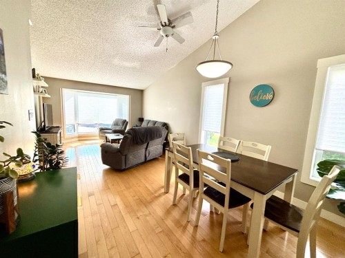 321 Collinge Road, Hinton, AB - Indoor Photo Showing Dining Room