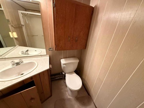 105 Poplar Place, Hinton, AB - Indoor Photo Showing Bathroom