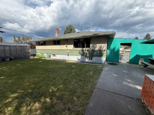 105 Poplar Place, Hinton, AB - Outdoor
