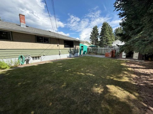105 Poplar Place, Hinton, AB - Outdoor