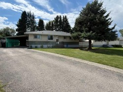 105 Poplar Place Hinton, AB T7V 1E6