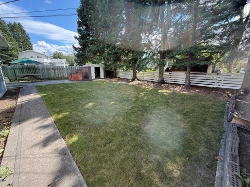 105 Poplar Place, Hinton, AB - Outdoor