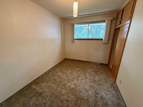 105 Poplar Place, Hinton, AB - Indoor Photo Showing Other Room