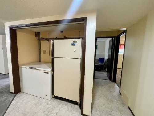 1418 53 Street, Edson, AB - Indoor Photo Showing Laundry Room