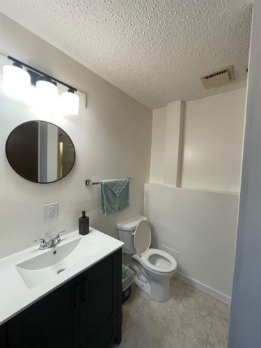 1418 53 Street, Edson, AB - Indoor Photo Showing Bathroom
