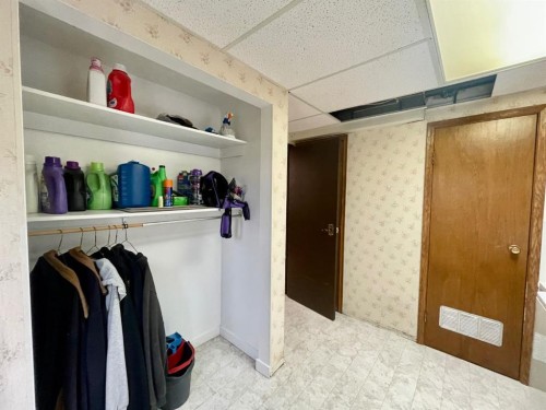 1418 53 Street, Edson, AB - Indoor Photo Showing Other Room